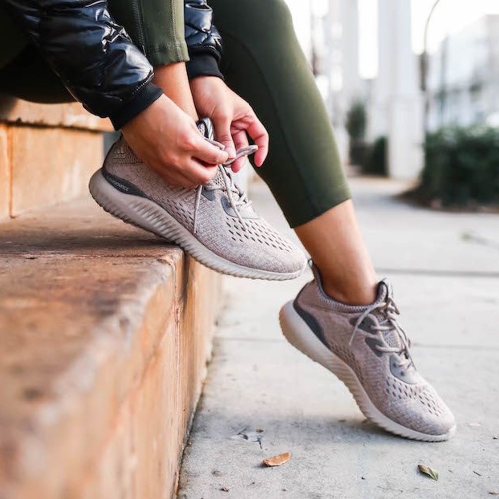Women’s Adidas Alphabounce Shoe
